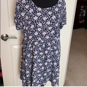 Super cute floral dress like new!